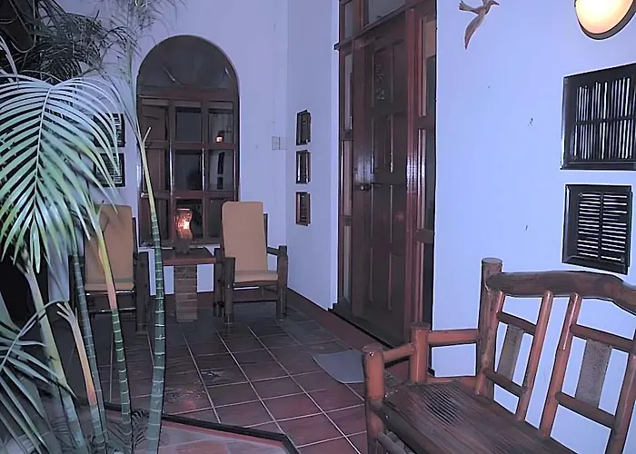 Tigula Hotel 2*